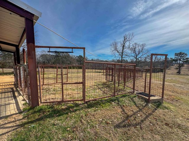 2085 Highway 155, Linden, TX 75563