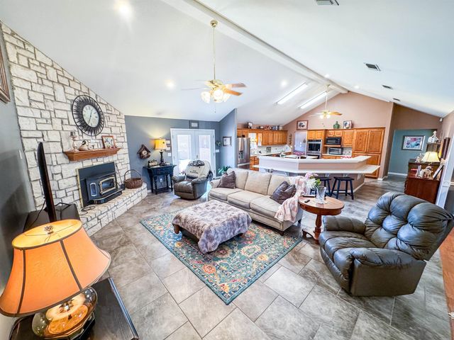 2085 Highway 155, Linden, TX 75563