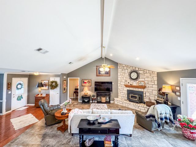 2085 Highway 155, Linden, TX 75563