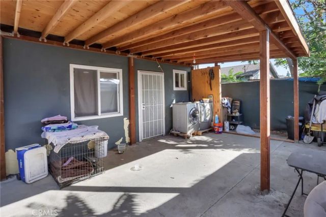 2110 E Hatchway, Compton, CA 90222