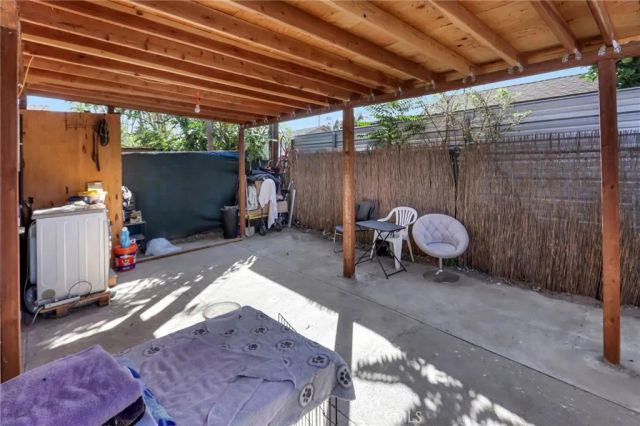 2110 E Hatchway, Compton, CA 90222