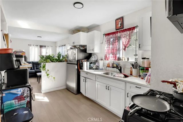 2110 E Hatchway, Compton, CA 90222