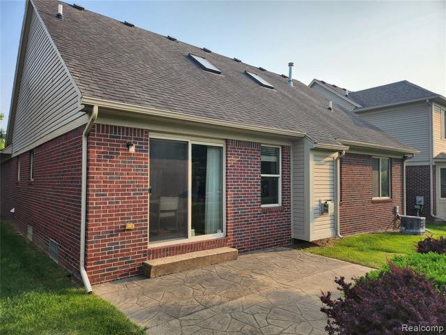 6869 N Central Park, Shelby Twp, MI 48317