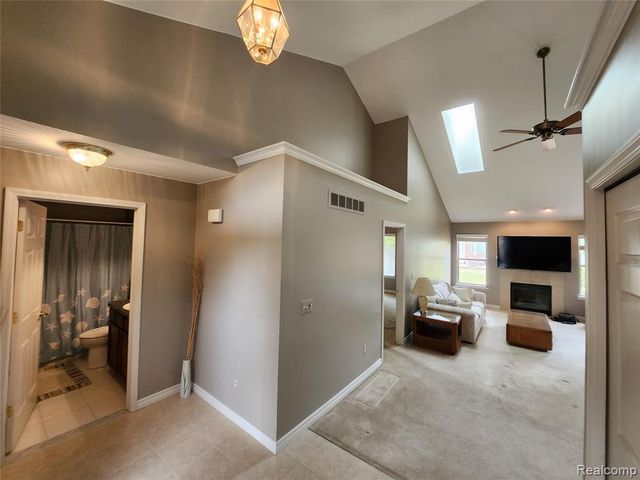 6869 N Central Park, Shelby Twp, MI 48317