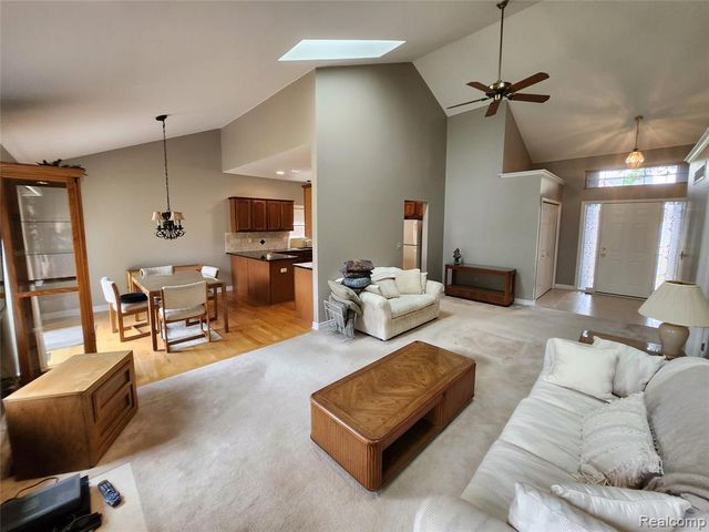 6869 N Central Park, Shelby Twp, MI 48317