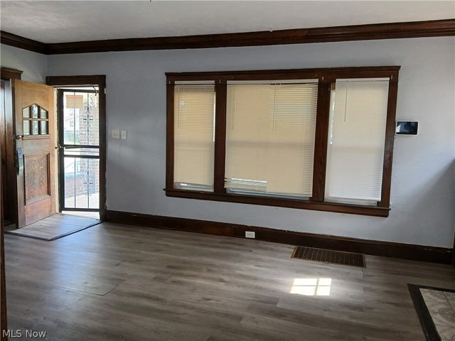15409 Parkgrove Avenue, Cleveland, OH 44110