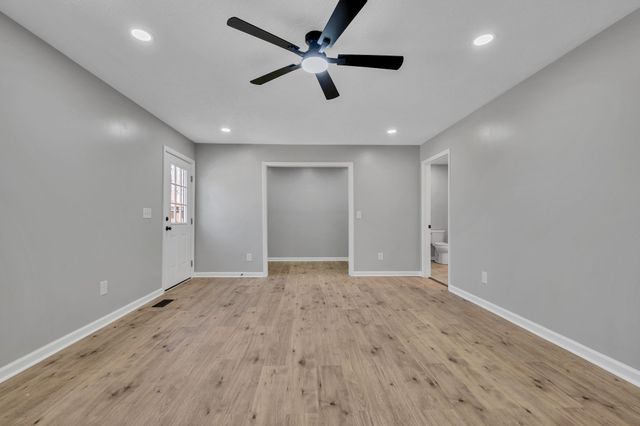 435 Carman Ave, New Johnsonville, TN 37134