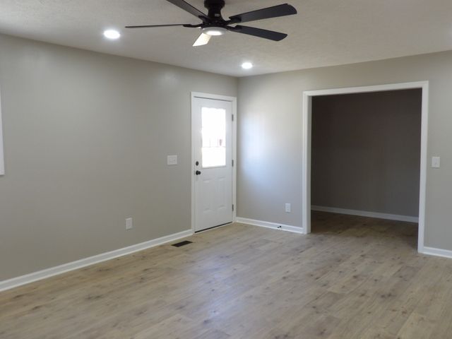 435 Carman Ave, New Johnsonville, TN 37134