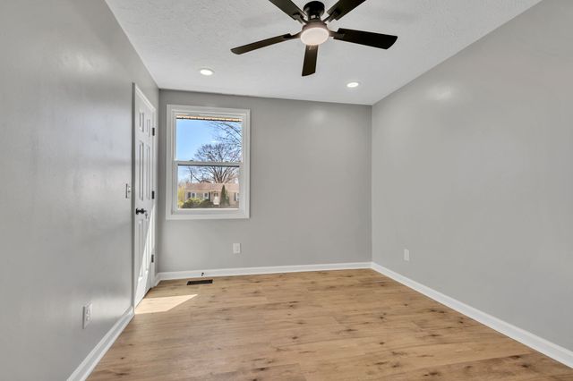 435 Carman Ave, New Johnsonville, TN 37134