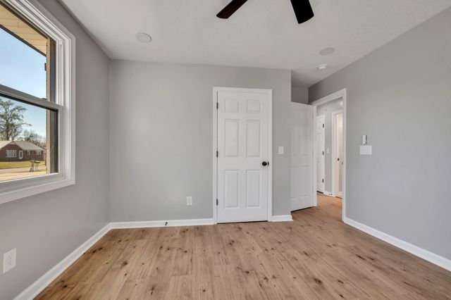 435 Carman Ave, New Johnsonville, TN 37134