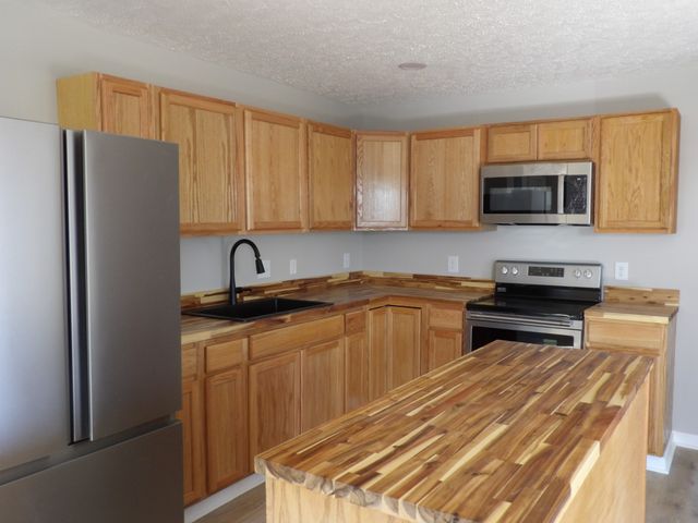 435 Carman Ave, New Johnsonville, TN 37134