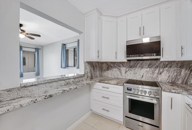 2004 Lake Osborne Drive 4, Lake Worth Beach, FL 33461