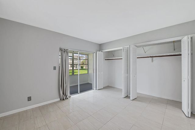 2004 Lake Osborne Drive 4, Lake Worth Beach, FL 33461