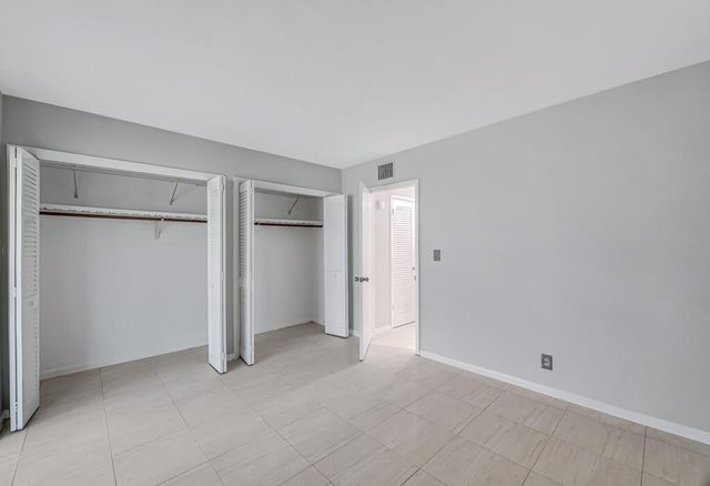 2004 Lake Osborne Drive 4, Lake Worth Beach, FL 33461