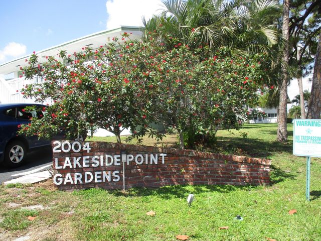 2004 Lake Osborne Drive 4, Lake Worth Beach, FL 33461