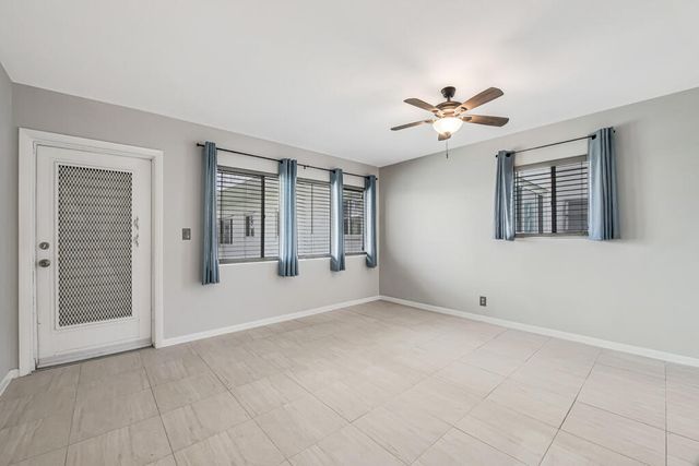 2004 Lake Osborne Drive 4, Lake Worth Beach, FL 33461