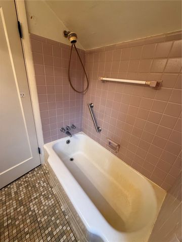 237 Marshall Dr, Penn Hills, PA 15235