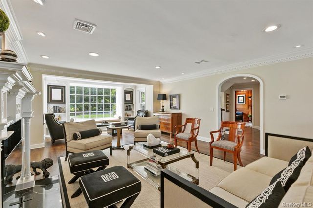8 Boxwood Lane, Rye, NY 10580