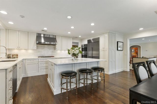 8 Boxwood Lane, Rye, NY 10580