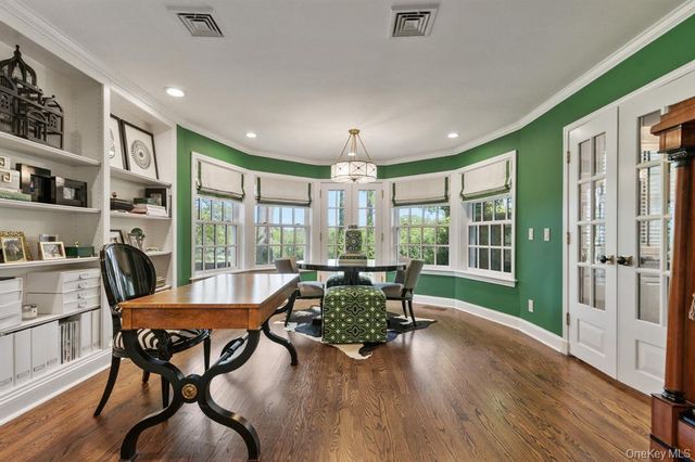 8 Boxwood Lane, Rye, NY 10580