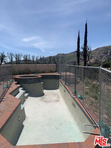 23309 W Paloma Blanca Drive, Malibu, CA 90265