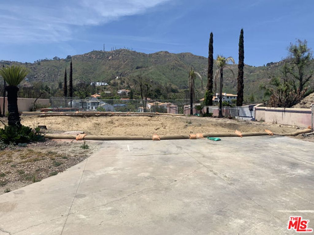 23309 W Paloma Blanca Drive, Malibu, CA 90265