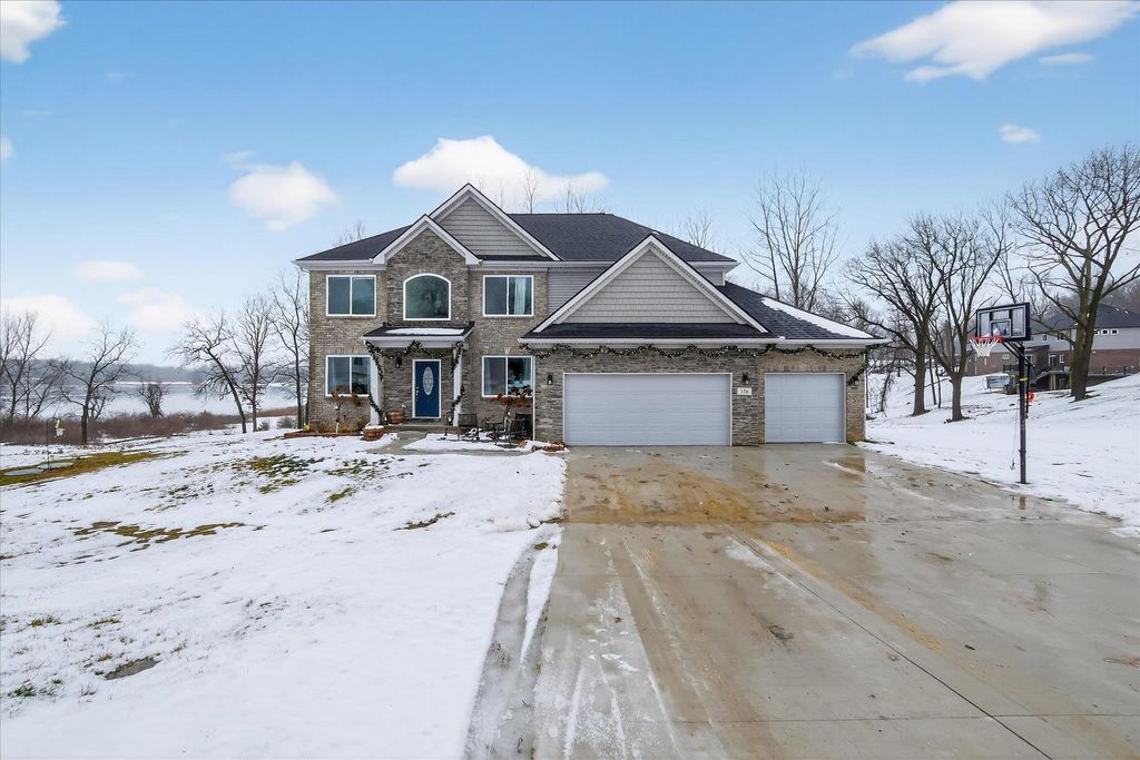 126 Parker Lane, Ortonville, MI 48462