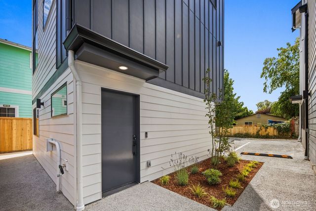 3945 S Morgan Street, Seattle, WA 98118