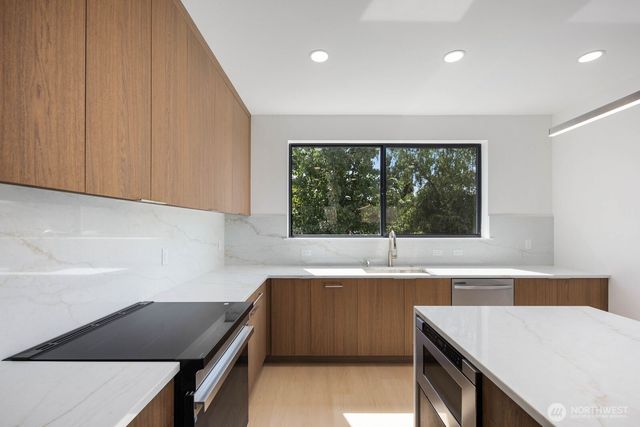 3945 S Morgan Street, Seattle, WA 98118