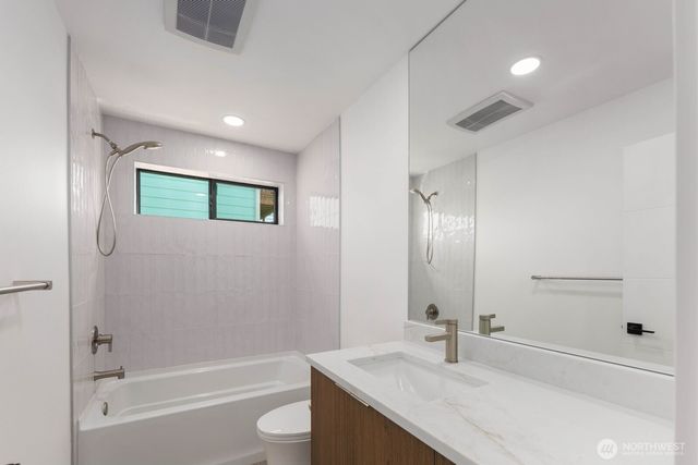 3945 S Morgan Street, Seattle, WA 98118