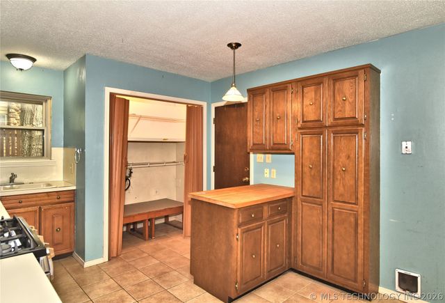 7056 E 60th Street, Tulsa, OK 74145