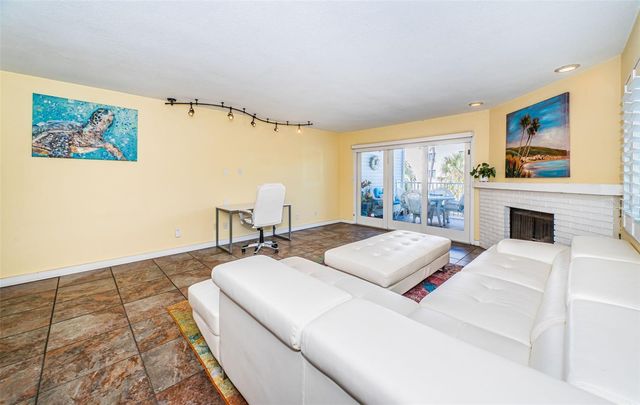 12274 1ST STREET W 8, Treasure Island, FL 33706