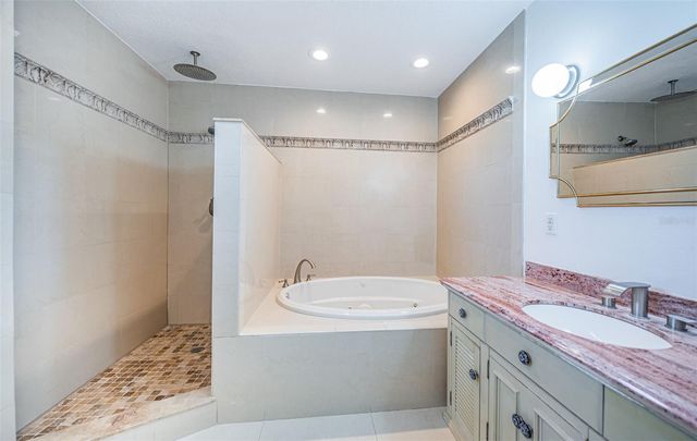 12274 1ST STREET W 8, Treasure Island, FL 33706