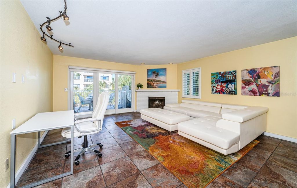 Image 11 of property listing at 12274 1ST STREET W 8, Treasure Island, FL 33706