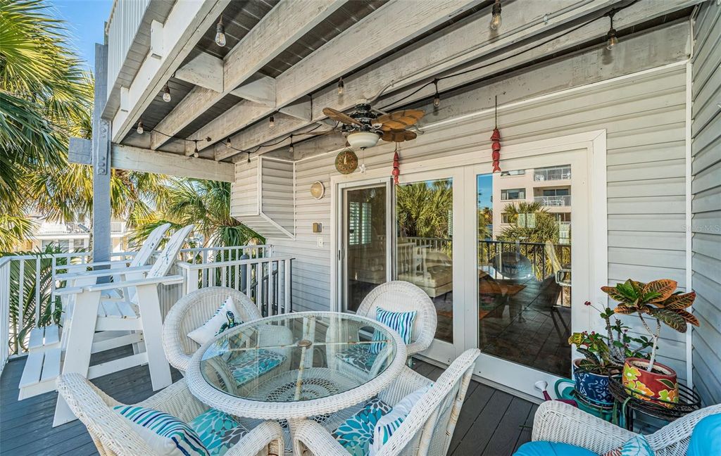 Image 17 of property listing at 12274 1ST STREET W 8, Treasure Island, FL 33706