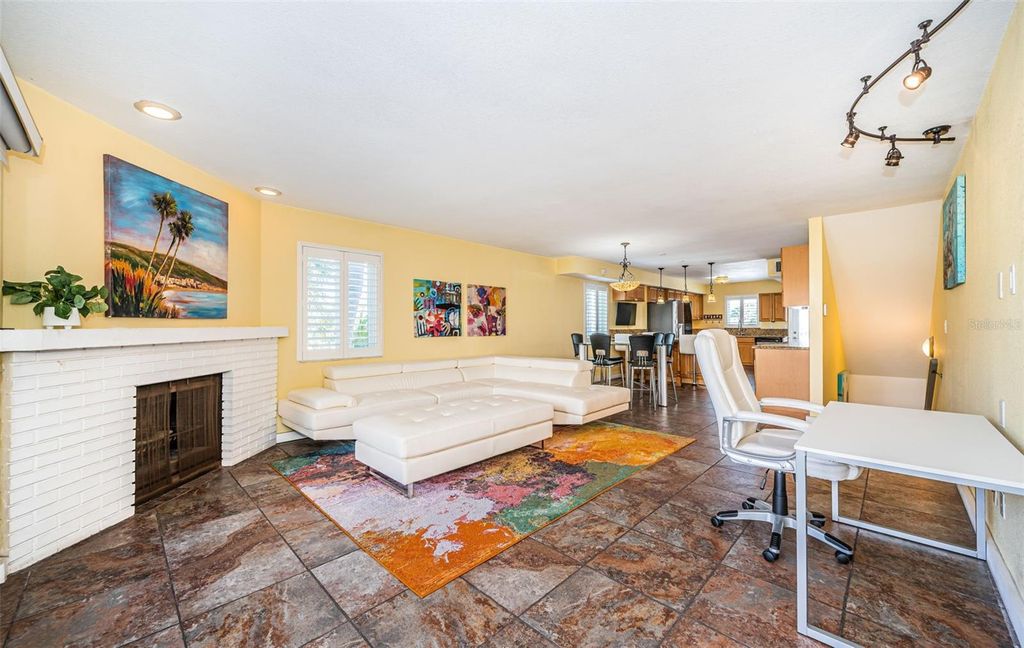 Image 18 of property listing at 12274 1ST STREET W 8, Treasure Island, FL 33706