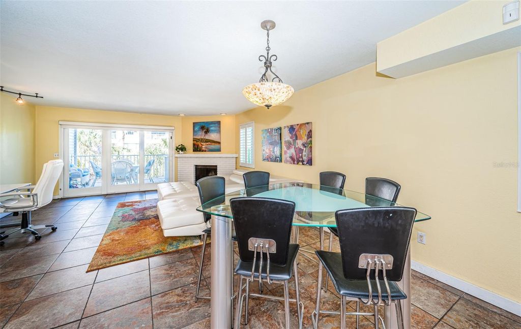 Image 20 of property listing at 12274 1ST STREET W 8, Treasure Island, FL 33706