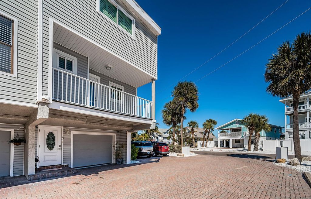 Image 3 of property listing at 12274 1ST STREET W 8, Treasure Island, FL 33706