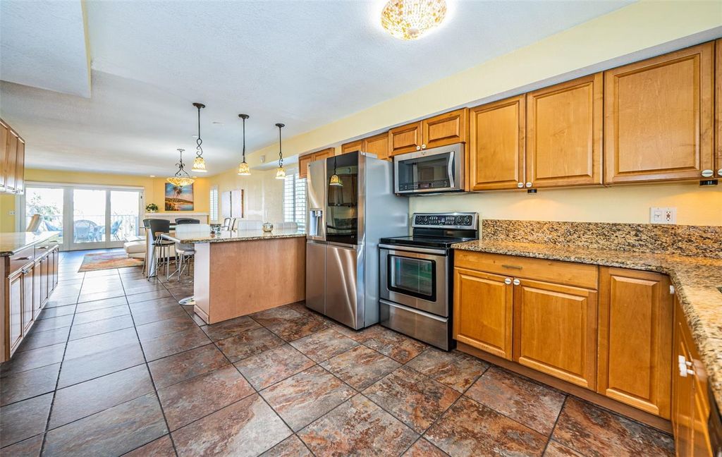 Image 25 of property listing at 12274 1ST STREET W 8, Treasure Island, FL 33706