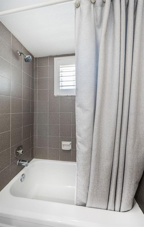 Image 30 of property listing at 12274 1ST STREET W 8, Treasure Island, FL 33706