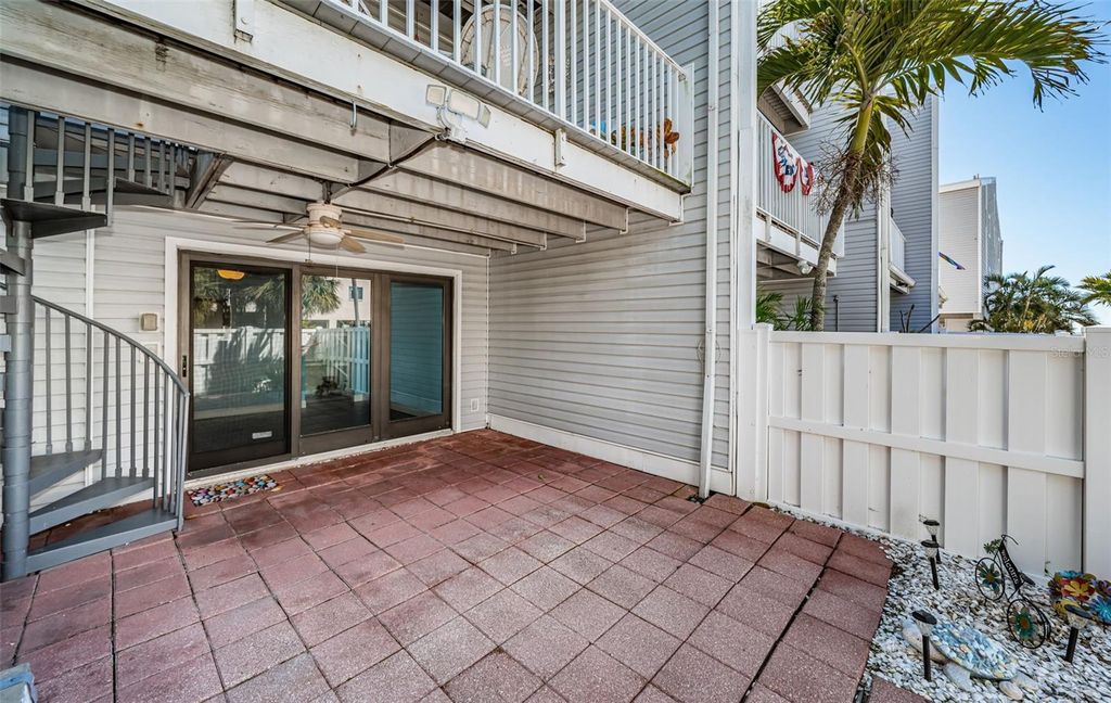 Image 53 of property listing at 12274 1ST STREET W 8, Treasure Island, FL 33706