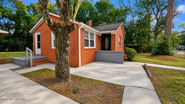 9025 MONROE Avenue, Jacksonville, FL 32208
