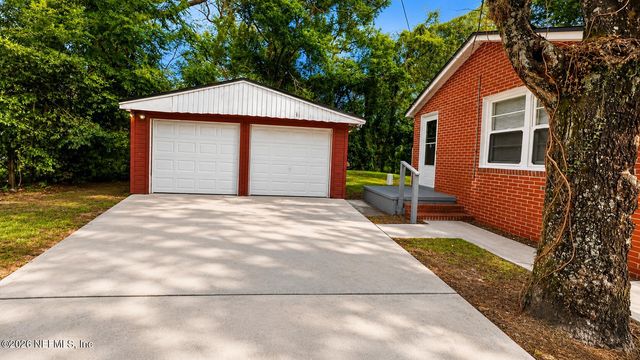9025 MONROE Avenue, Jacksonville, FL 32208