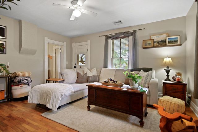 617 E HEAD ST, Centralia, MO 65240