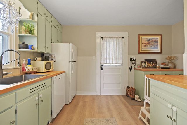 617 E HEAD ST, Centralia, MO 65240