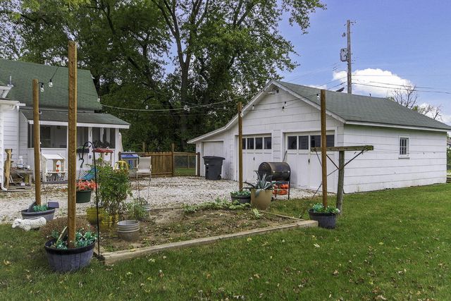 617 E HEAD ST, Centralia, MO 65240