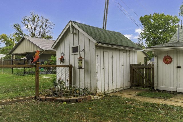 617 E HEAD ST, Centralia, MO 65240