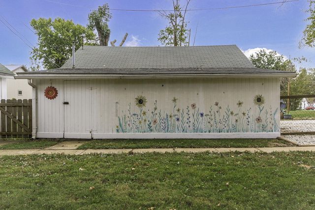 617 E HEAD ST, Centralia, MO 65240