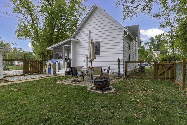 617 E HEAD ST, Centralia, MO 65240