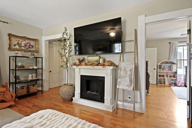 617 E HEAD ST, Centralia, MO 65240